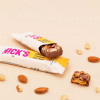Traškus batonėlis su migdolais “Nick’s almond crunch”, 40 g.